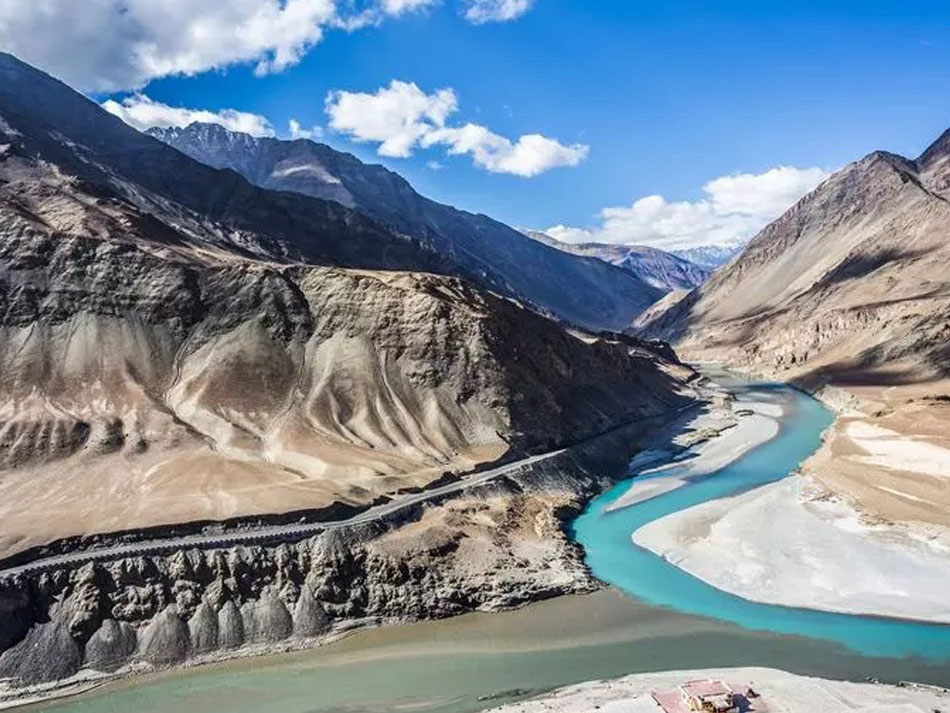 LADAKH SEASONAL TOUR PACKAGE 5 NIGHTS 6 DAYS