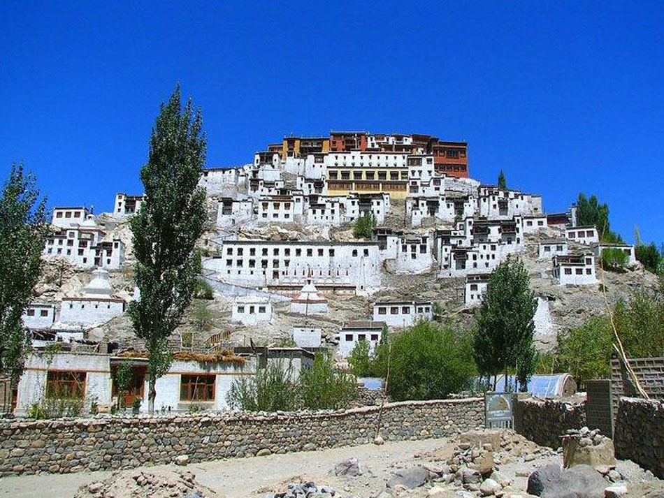 LADAKH SEASONAL TOUR PACKAGE 5 NIGHTS 6 DAYS