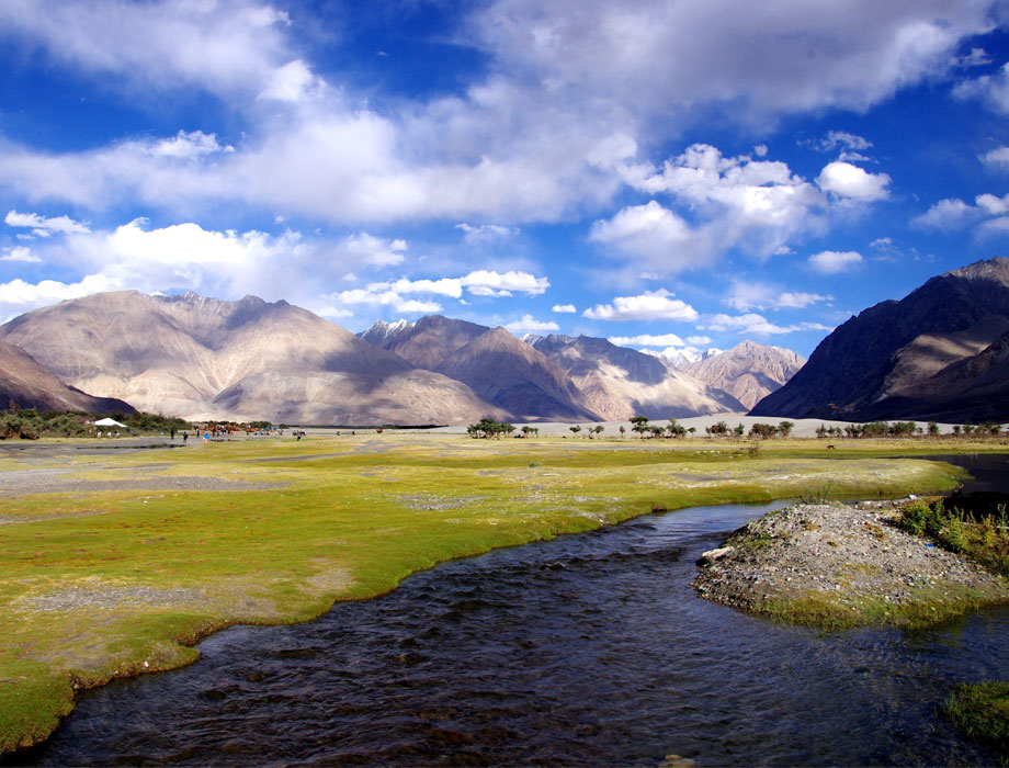 LADAKH SEASONAL TOUR PACKAGE 5 NIGHTS 6 DAYS