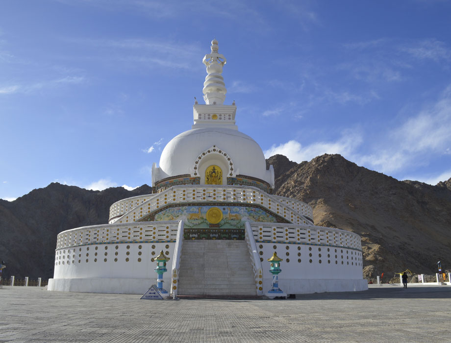 LADAKH SEASONAL TOUR PACKAGE 5 NIGHTS 6 DAYS